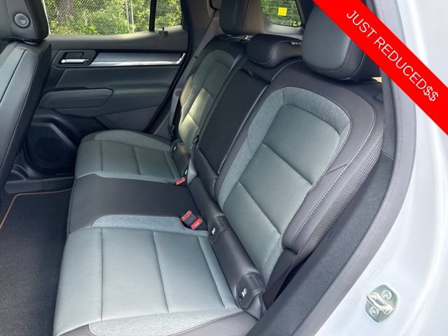 Used 2026 GMC Terrain AT4 AWD/4WD image 26
