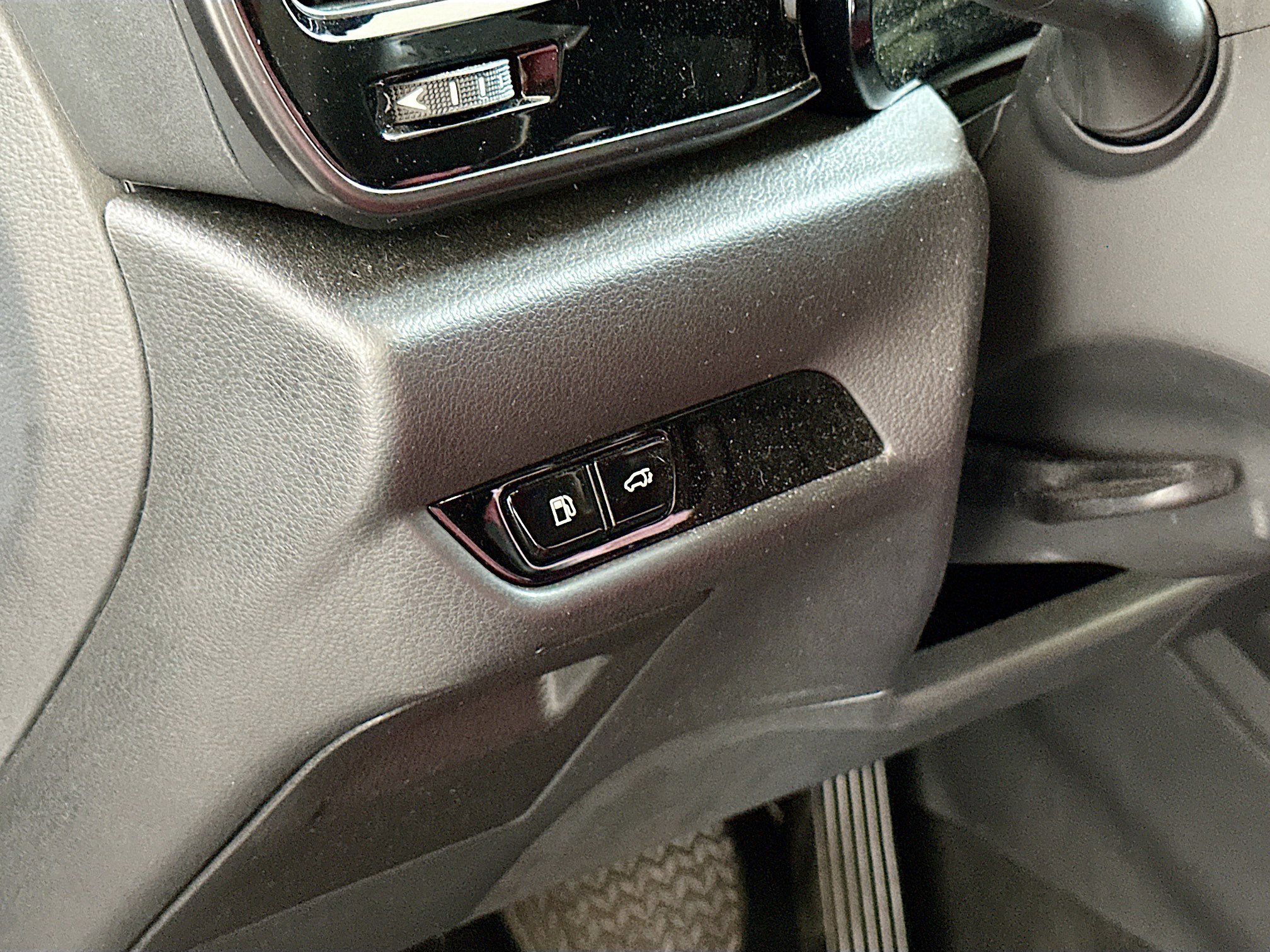 Used 2024 Lexus NX 250 FWD w/ Towing Package (2000 Lbs) image 10