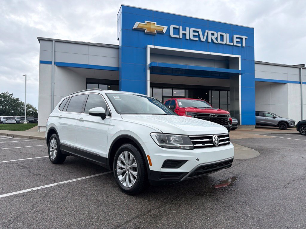 Used 2018 Volkswagen Tiguan SE w/ 3rd Row Seat Package AWD/4WD image 1