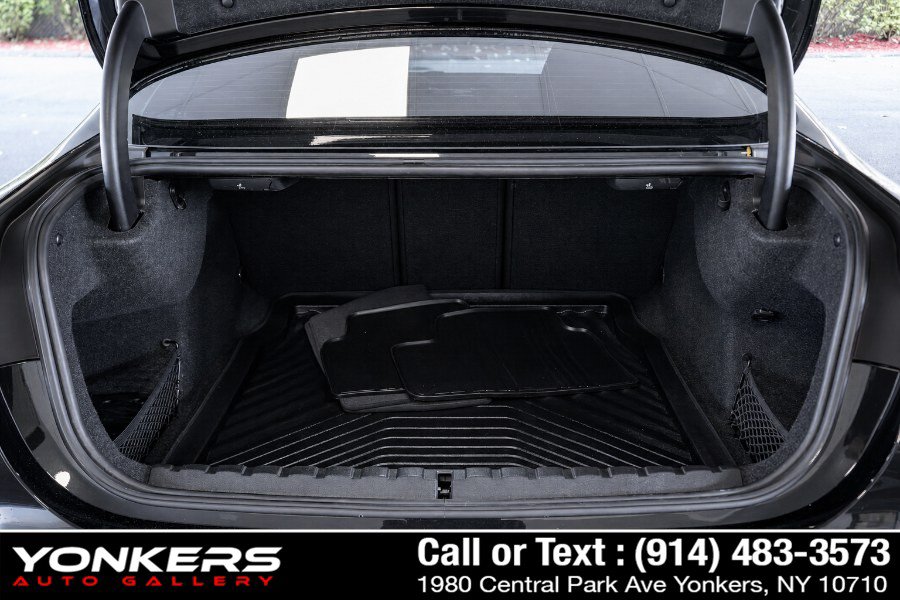 Used 2021 BMW M4 Competition w/ M Carbon Exterior Package RWD image 26