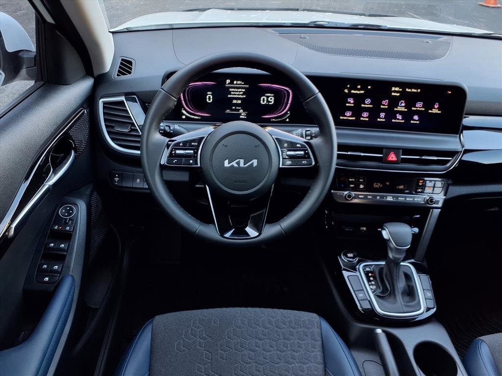 Used 2025 Kia Seltos S image 13