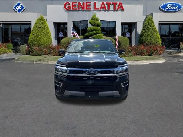 Used 2024 Ford Expedition Limited image 2