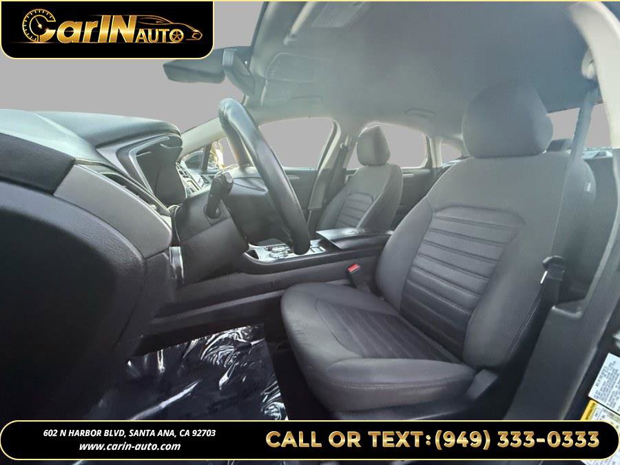 Used 2020 Ford Fusion SE image 10