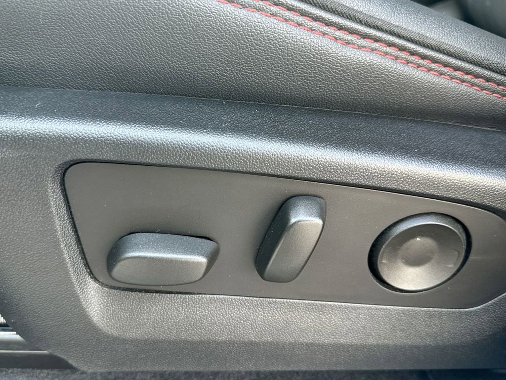 Used 2023 GMC Canyon AT4X image 14