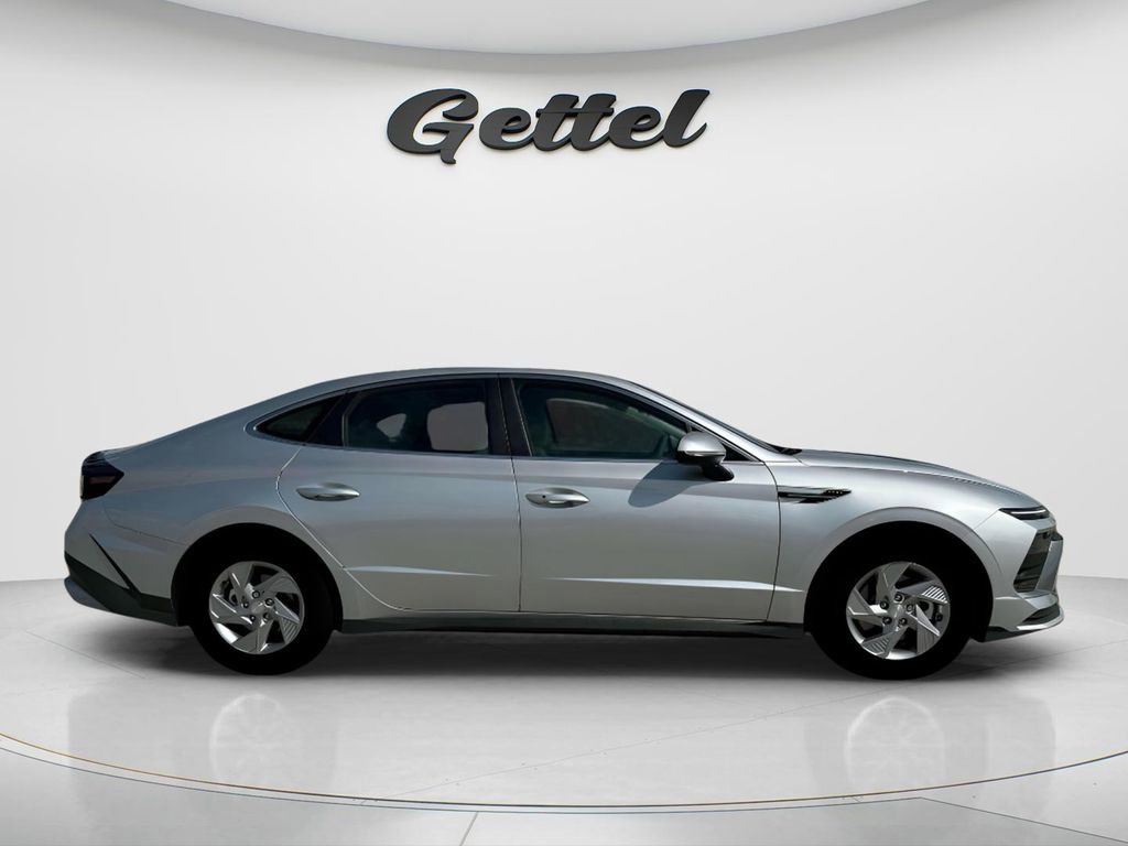 New 2025 Hyundai Sonata SE image 9