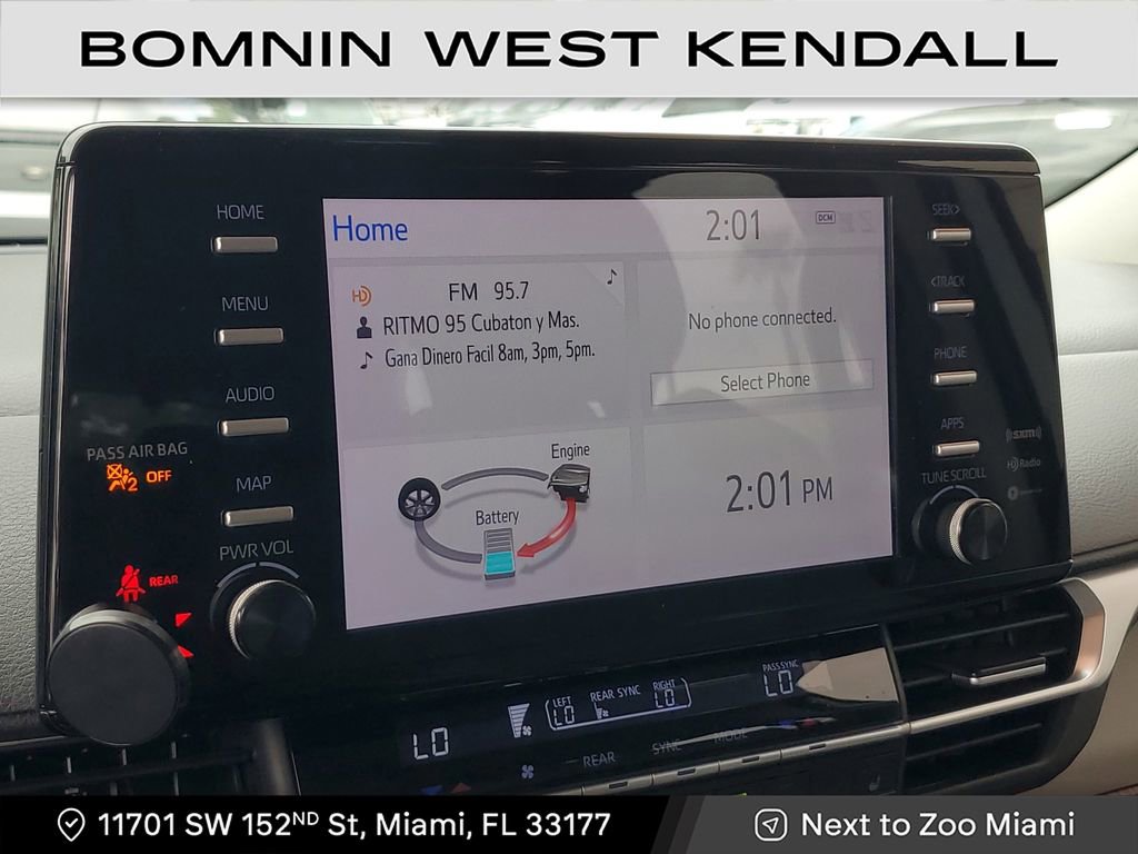 Used 2021 Toyota Sienna XLE image 24