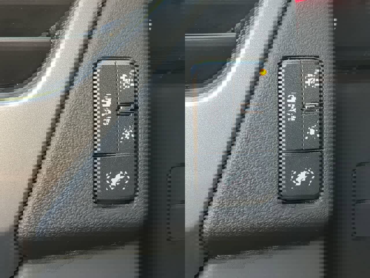 Used 2018 Chevrolet Tahoe LT w/ RST Edition image 34