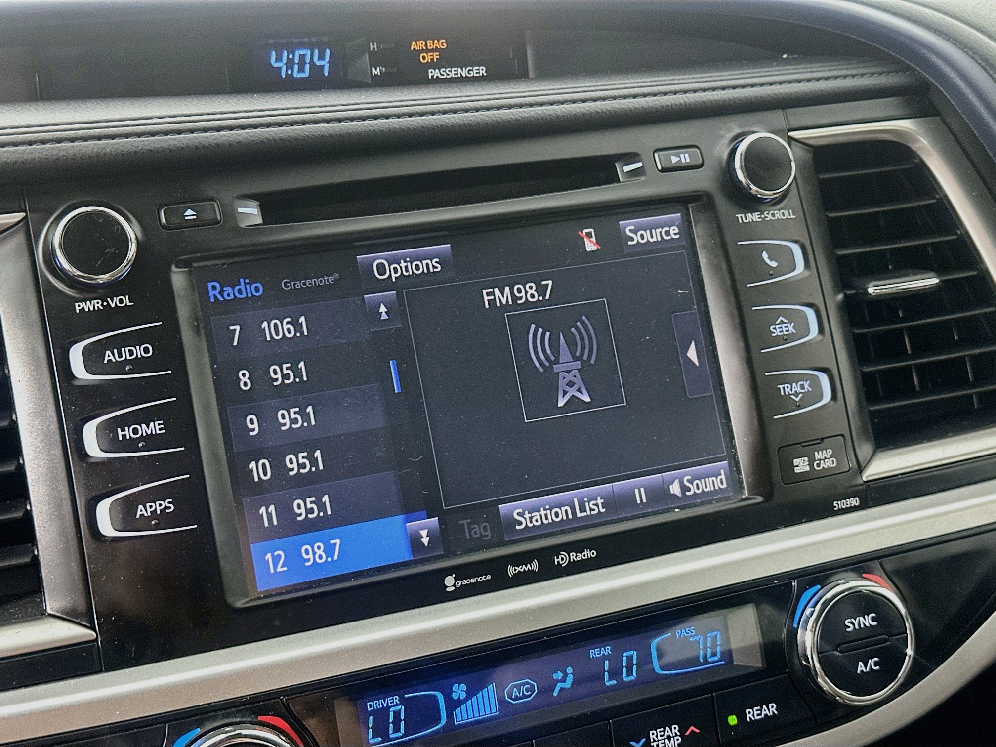 Used 2019 Toyota Highlander XLE FWD image 21