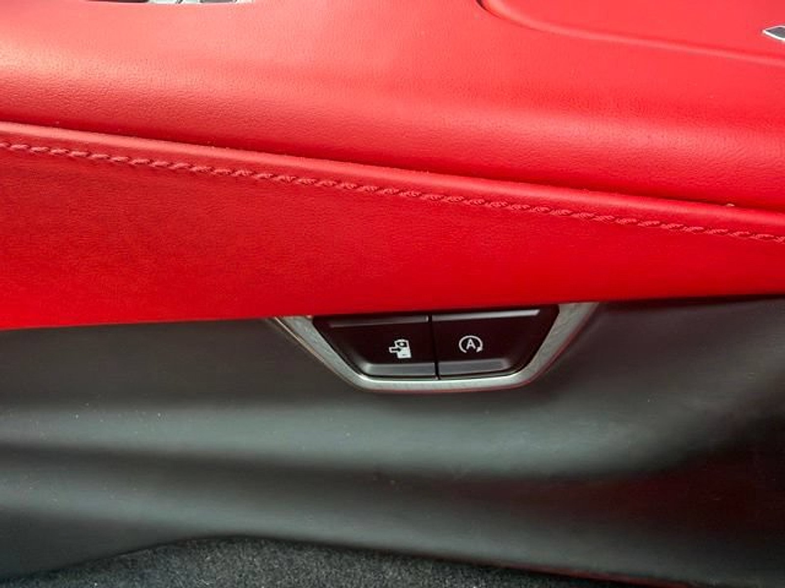 Used 2025 Chevrolet Corvette E-Ray w/ Stealth Interior Trim Package AWD/4WD image 34