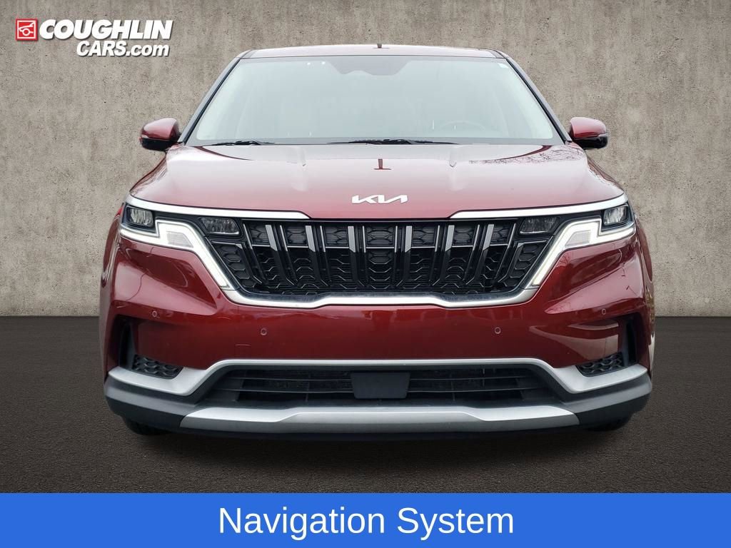 Used 2024 Kia Carnival EX image 3