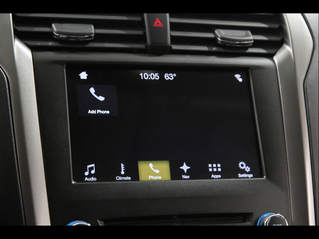 Used 2017 Ford Fusion SE w/ Fusion SE Technology Package FWD image 13