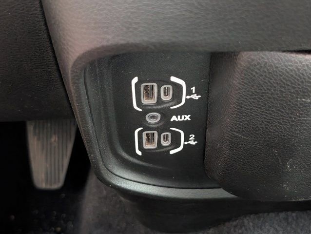 Used 2022 RAM 3500 Big Horn AWD/4WD image 18