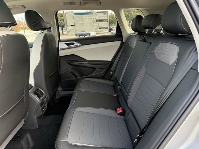 New 2026 Volkswagen Taos SE image 21