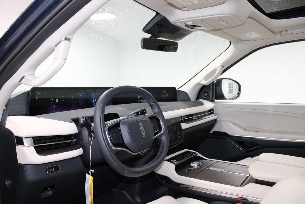 New 2027 Lincoln Navigator L Reserve RWD image 26