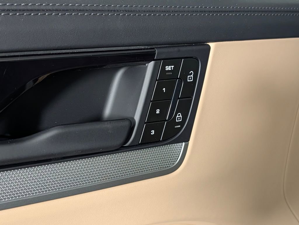 New 2026 Porsche Cayenne Coupe AWD/4WD image 26