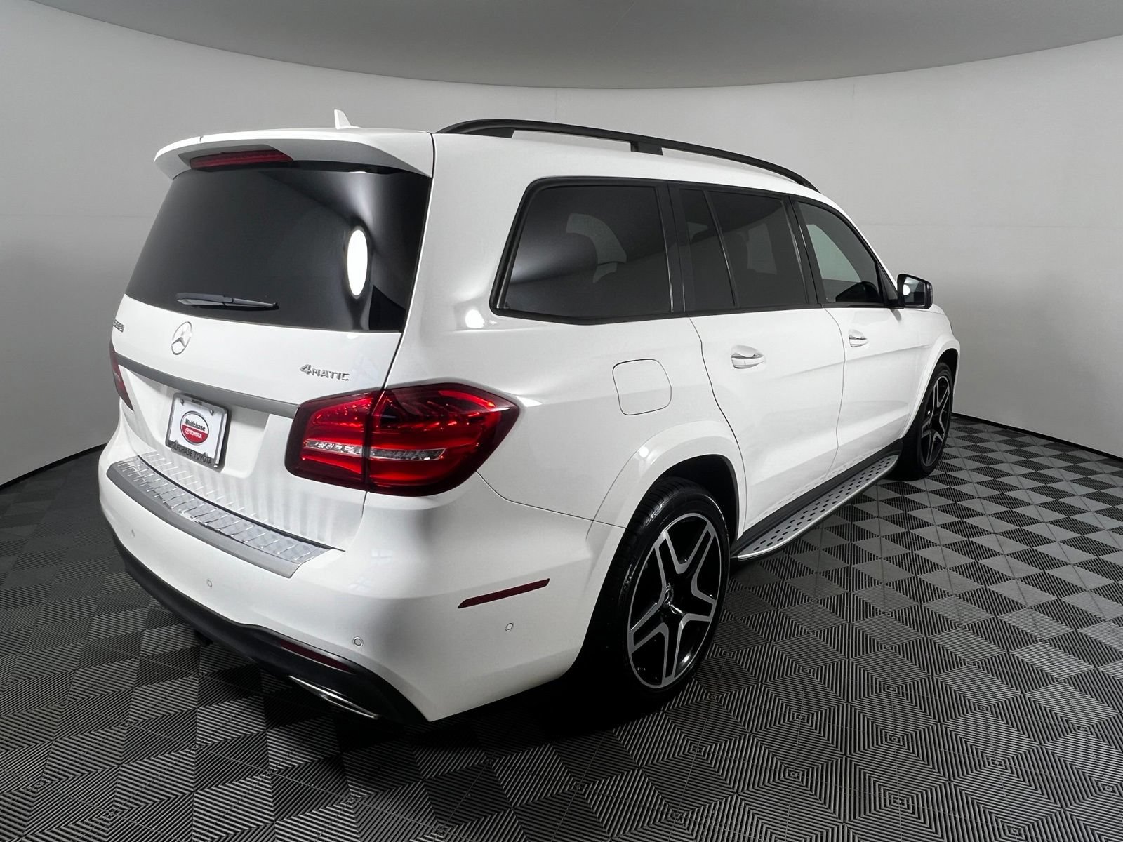 Used 2018 Mercedes-Benz GLS 550 4MATIC image 7