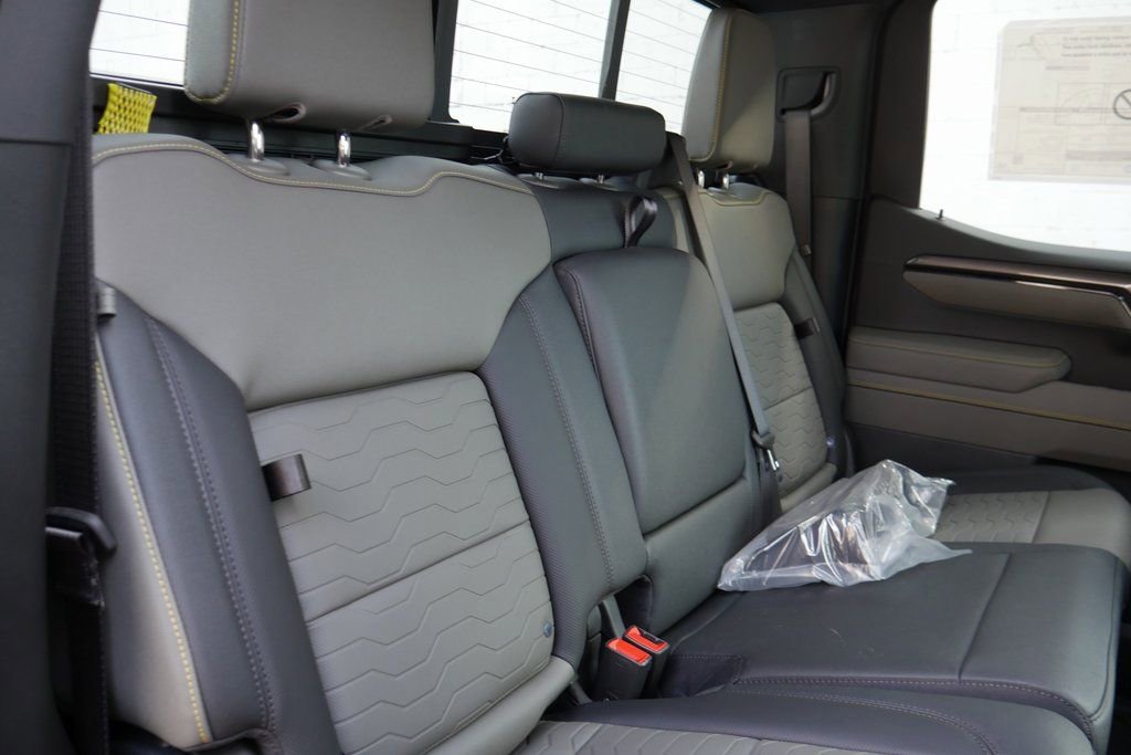 New 2026 Chevrolet Silverado 1500 ZR2 w/ Dark Appearance Package image 28