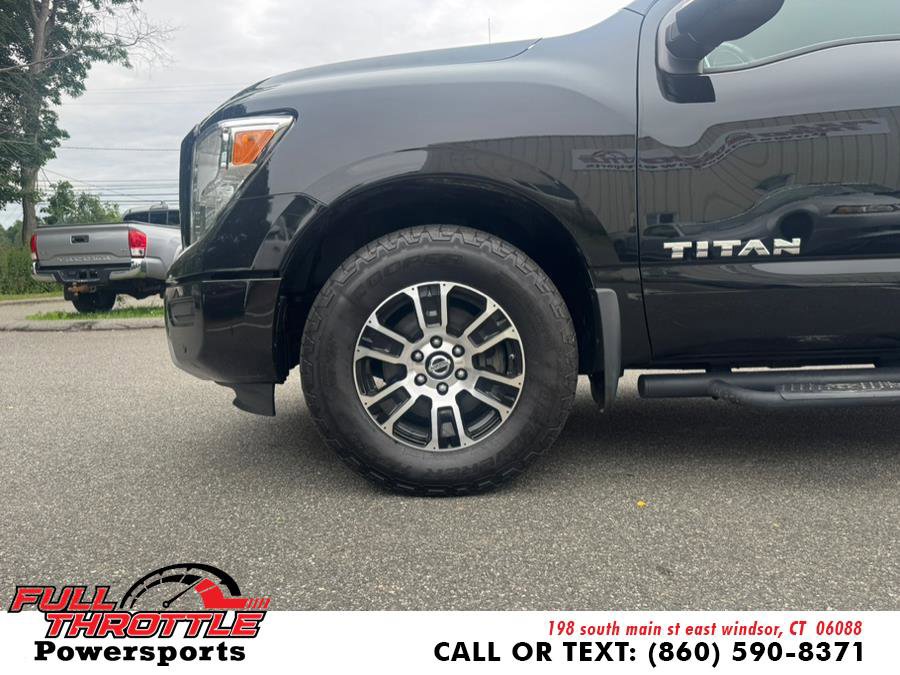 Used 2021 Nissan Titan SV w/ SV Convenience Package image 26