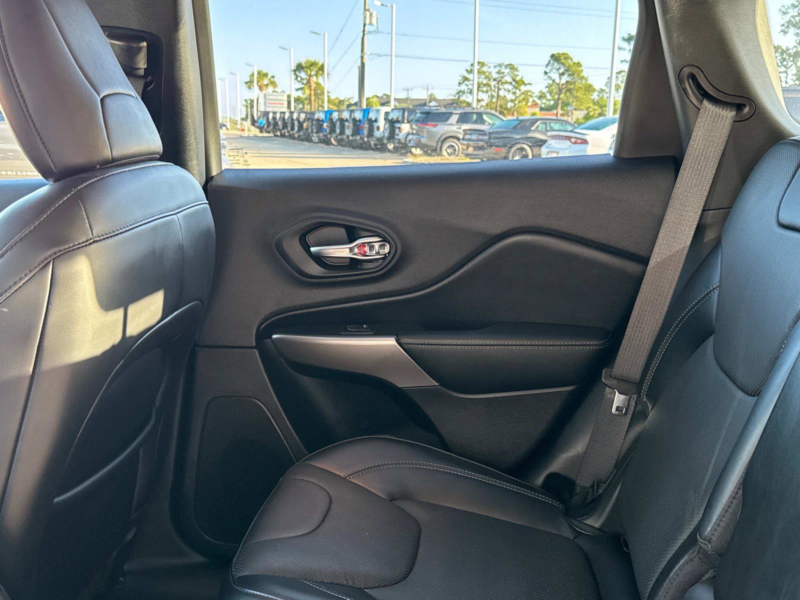 Certified 2021 Jeep Cherokee Limited w/ Elite Package image 14