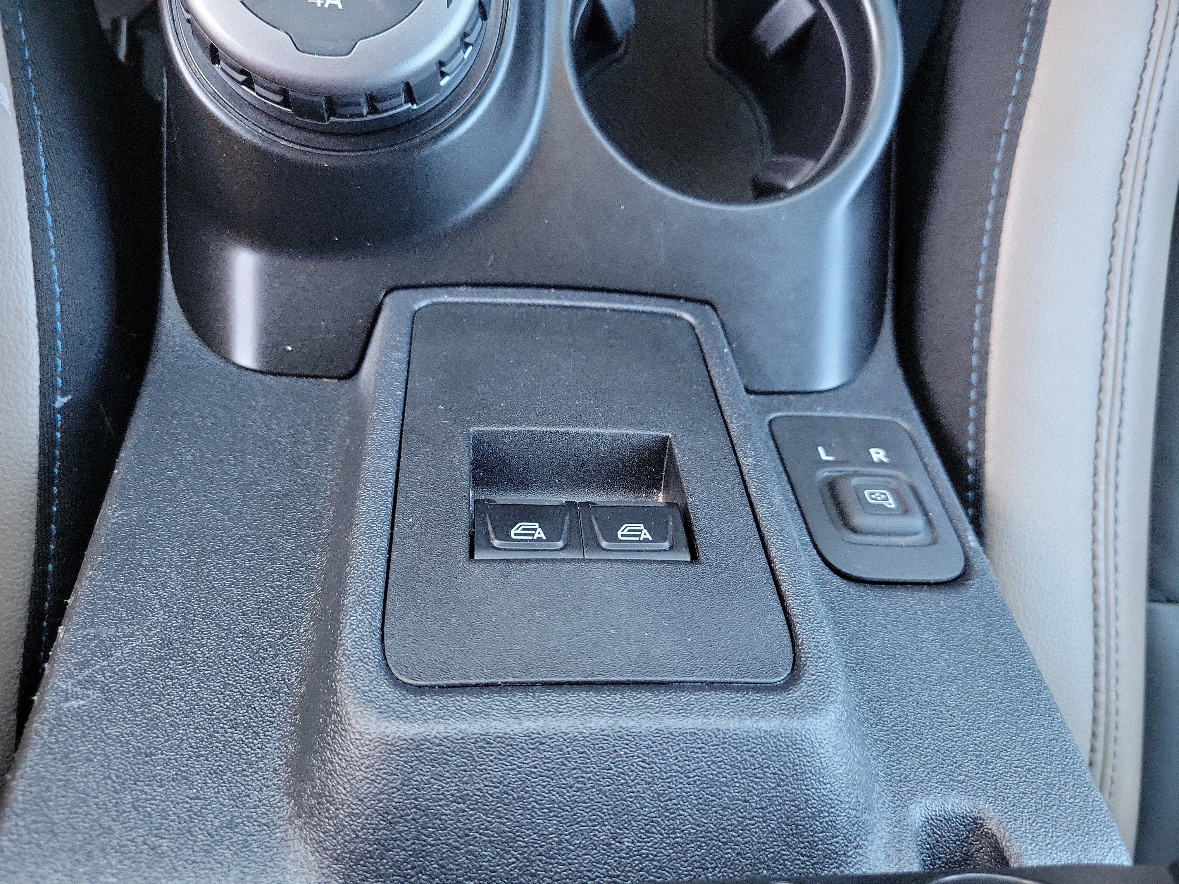 Used 2023 Ford Bronco Wildtrak image 18