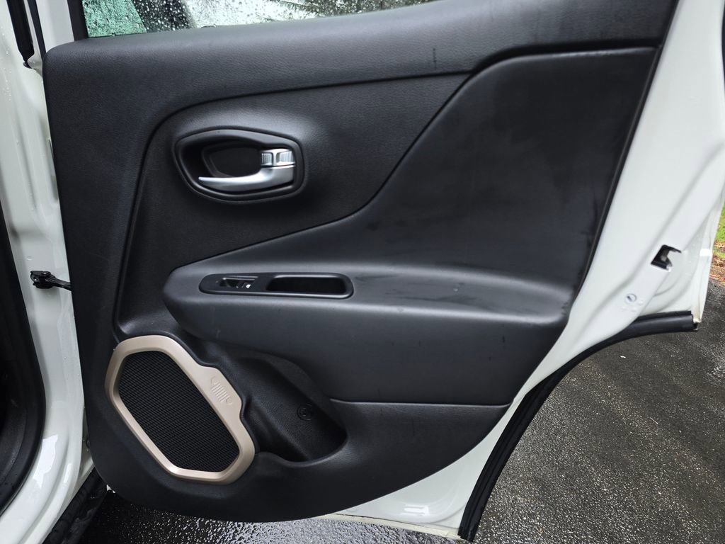 Used 2015 Jeep Renegade Limited AWD/4WD image 19