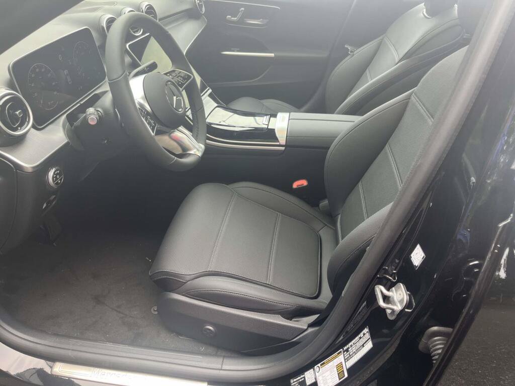 New 2026 Mercedes-Benz C 300 4MATIC Sedan image 15