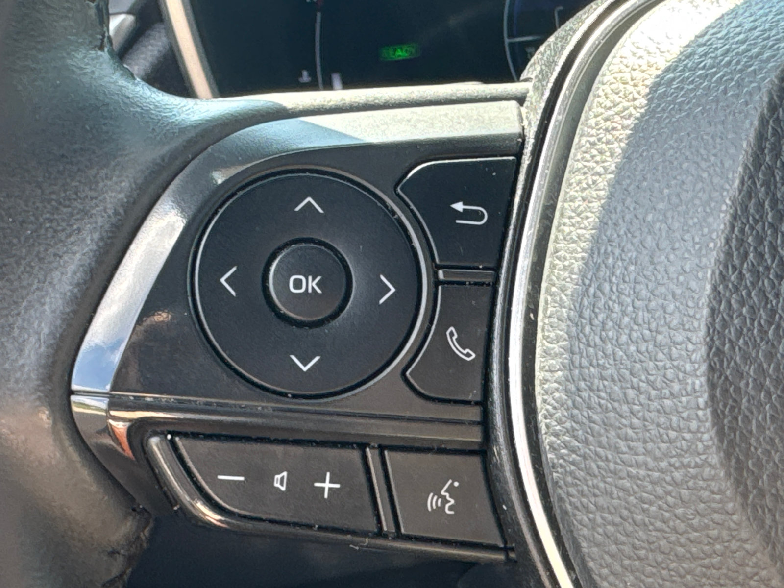 Used 2024 Toyota Corolla Cross AWD Hybrid image 32