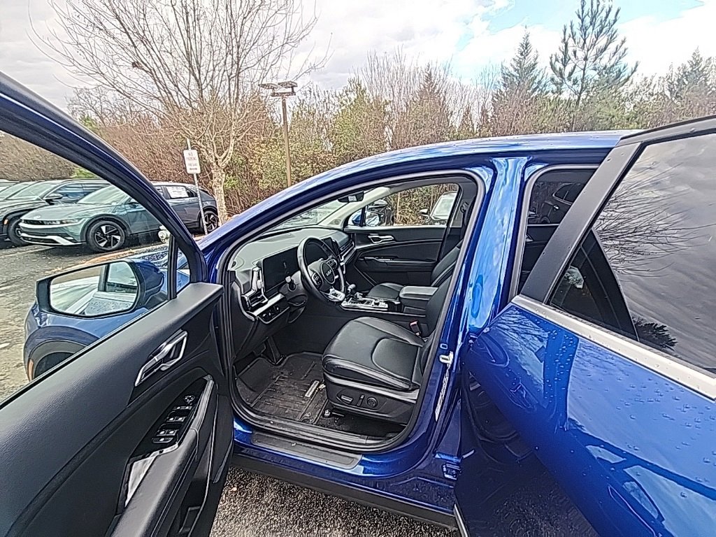 Used 2024 Kia Sportage EX image 6