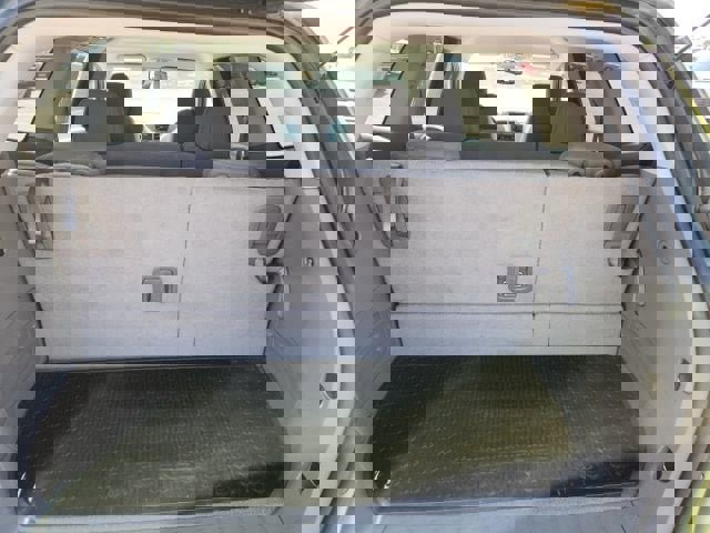 Used 2010 Chevrolet Traverse LT FWD image 28