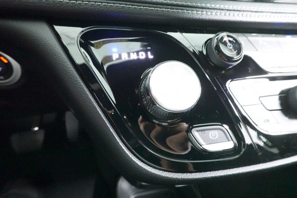 New 2027 Chrysler Pacifica Select FWD image 14