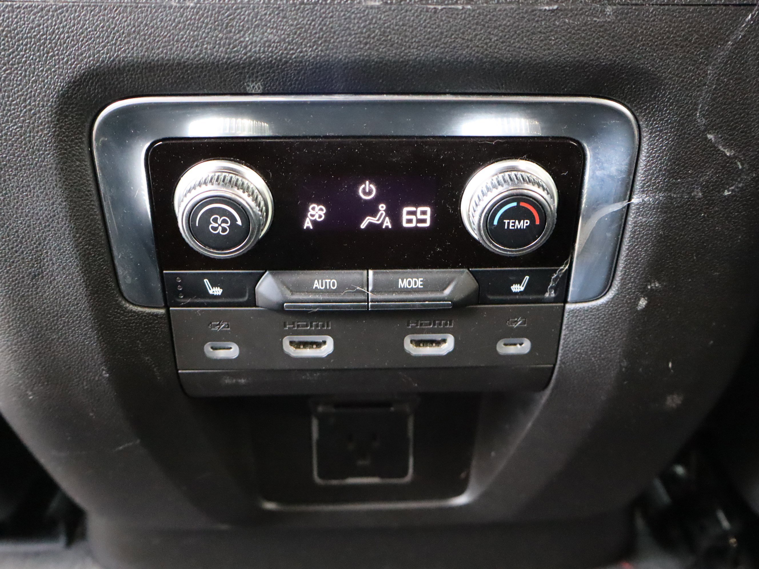 Certified 2023 GMC Yukon Denali Ultimate image 35