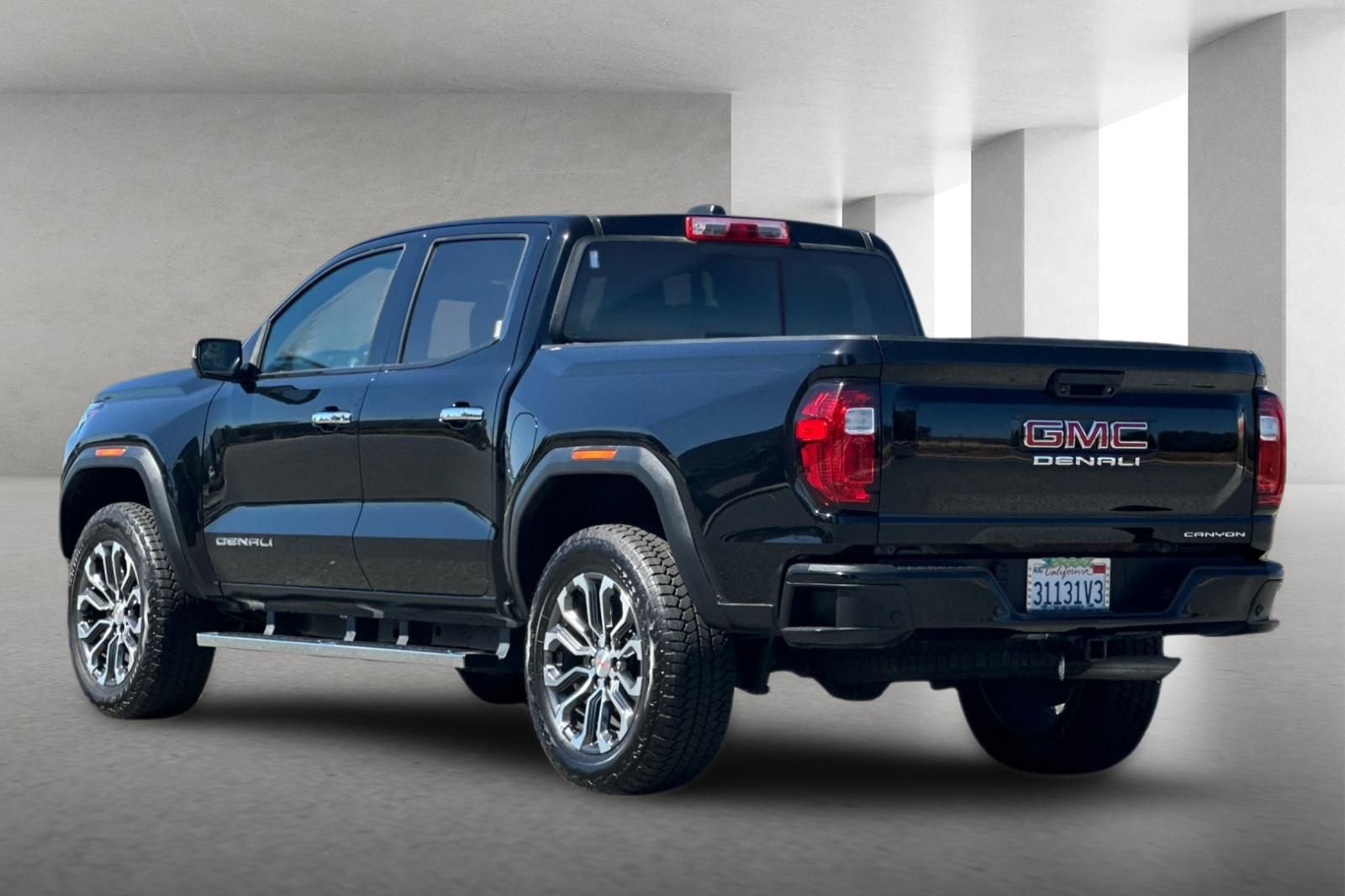 Used 2023 GMC Canyon Denali AWD/4WD image 6