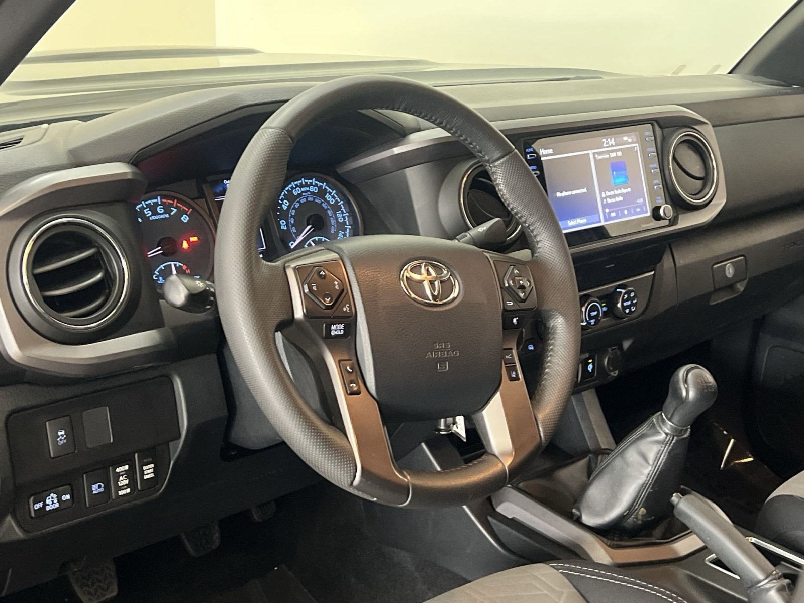Used 2020 Toyota Tacoma TRD Sport AWD/4WD image 15