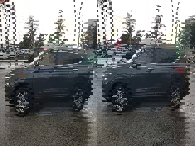 Used 2023 Hyundai Santa Fe SEL FWD image 4