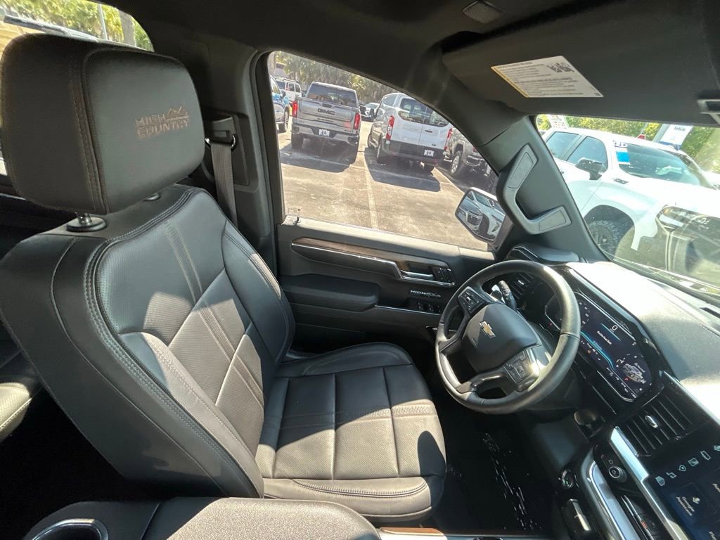 Used 2024 Chevrolet Silverado 1500 High Country AWD/4WD image 26