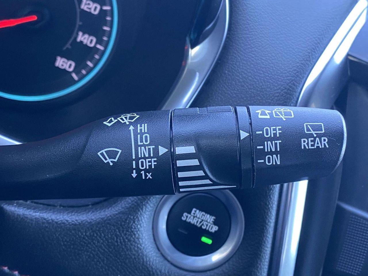 Used 2023 Chevrolet Traverse RS AWD/4WD image 25