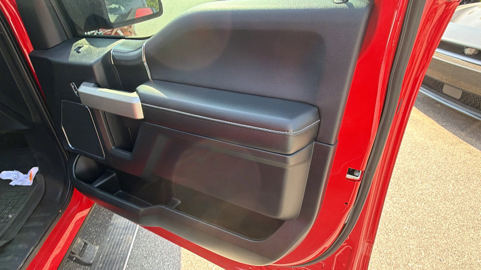 Used 2019 Ford F150 Lariat w/ Equipment Group 502A Luxury AWD/4WD image 19
