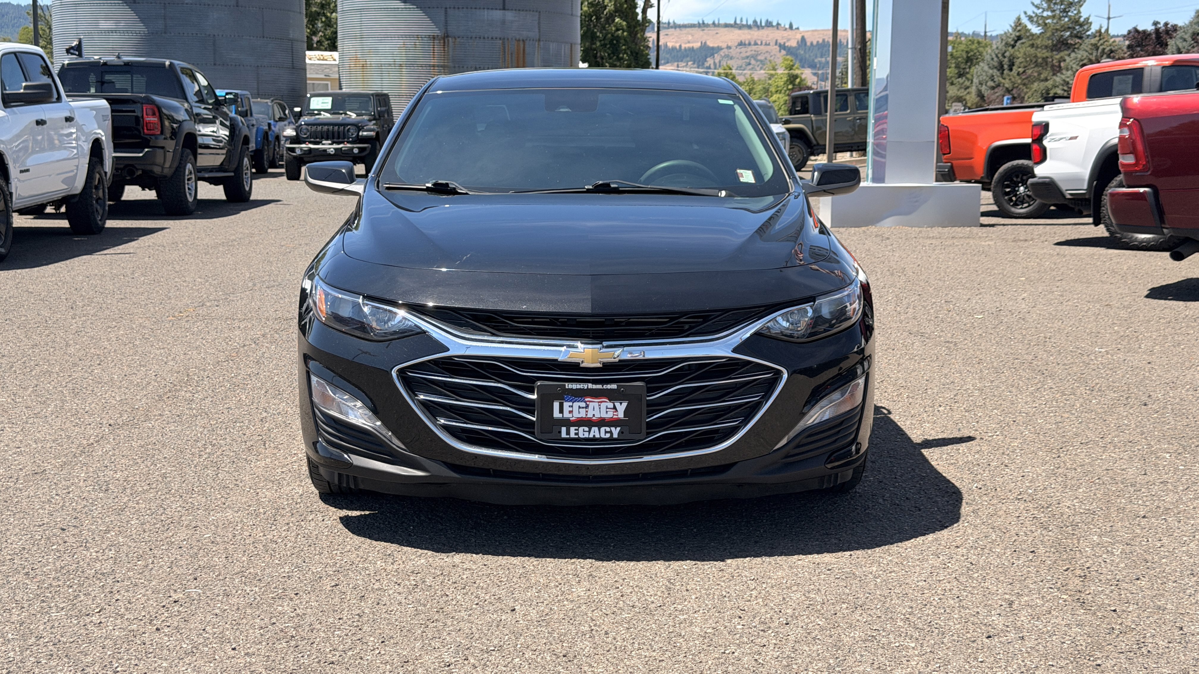 Used 2024 Chevrolet Malibu LT FWD image 2