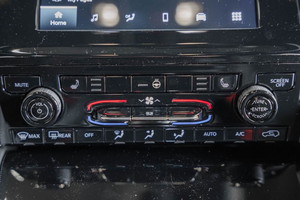 New 2025 Jeep Grand Cherokee Altitude w/ Trailer Tow Package image 22