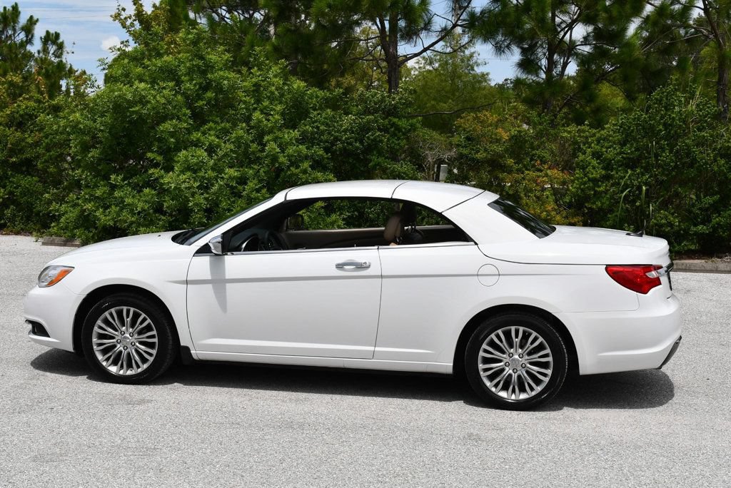 Used 2012 Chrysler 200 Limited FWD image 4