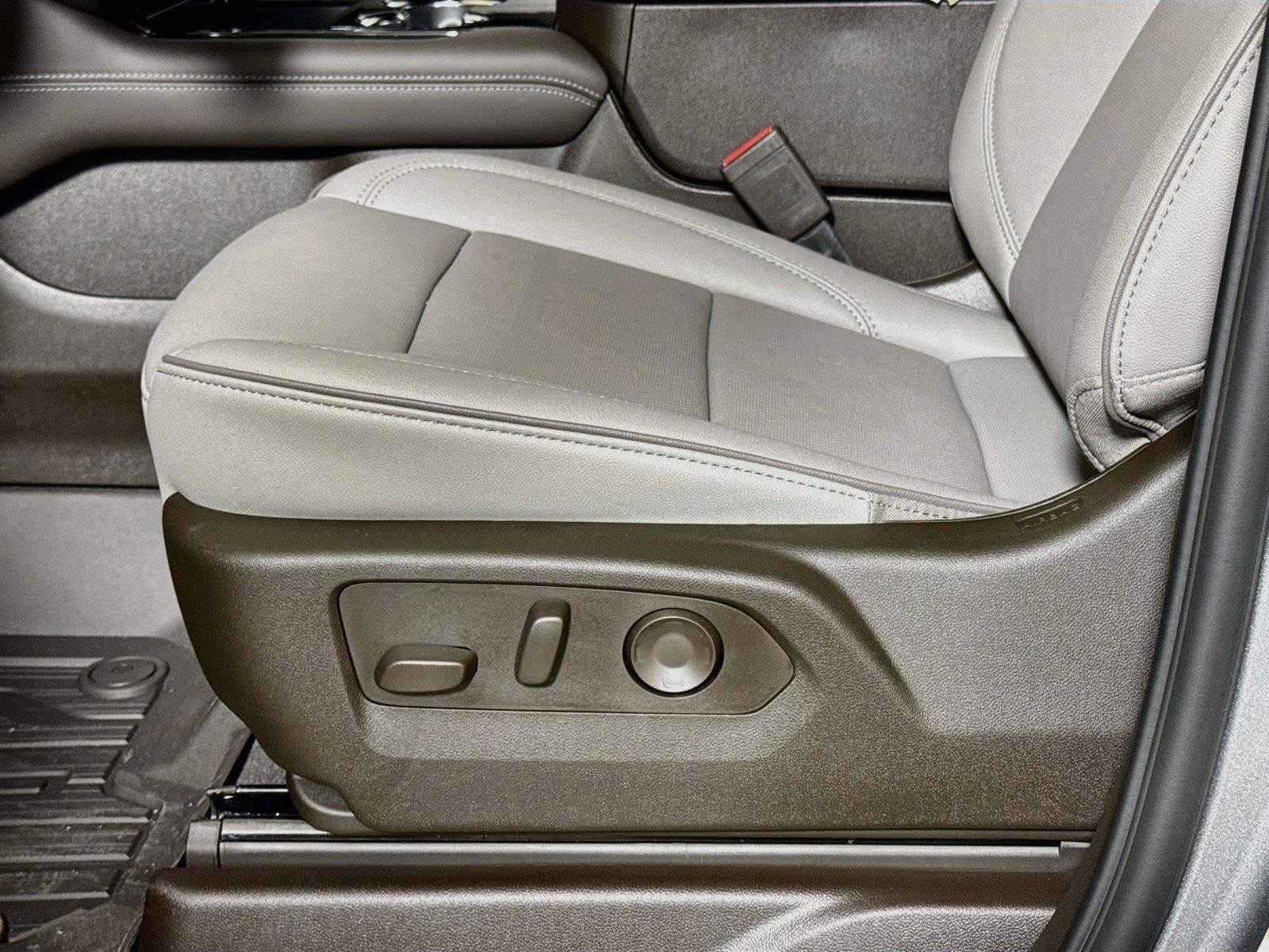 New 2027 GMC Yukon XL Elevation w/ LPO, Floor Liner Package AWD/4WD image 17