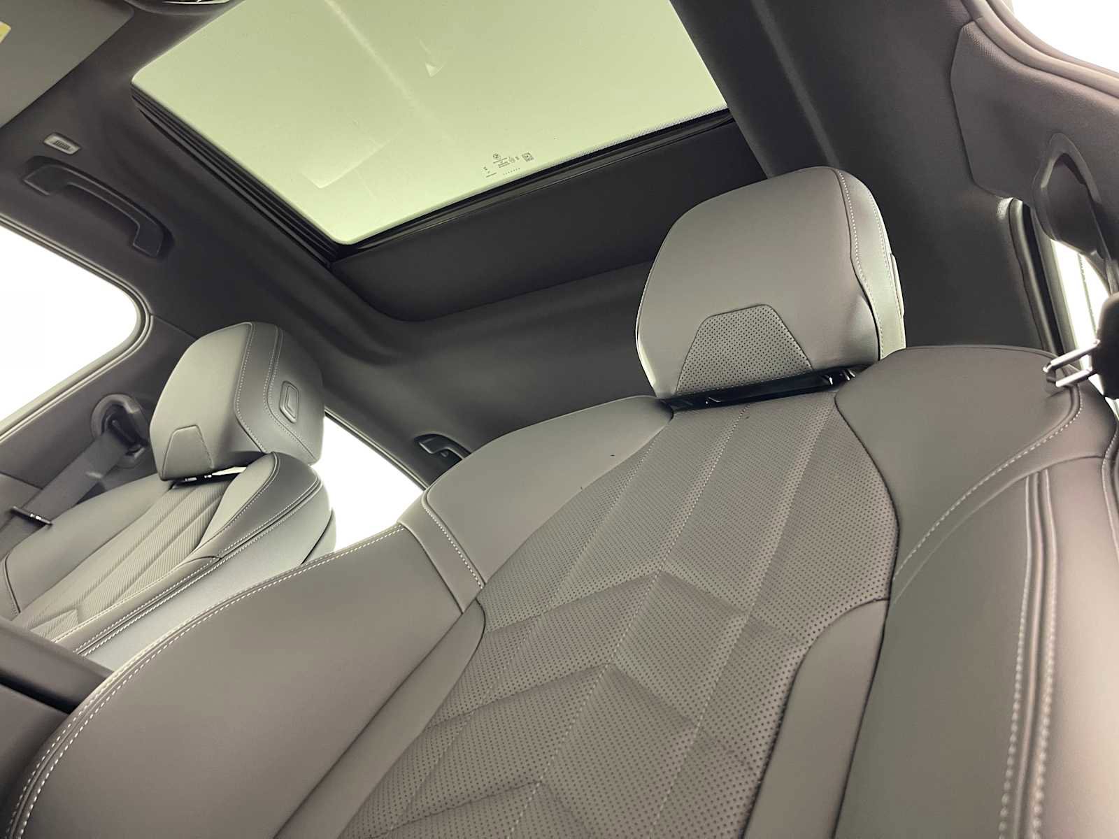 New 2026 BMW i5 eDrive40 image 16