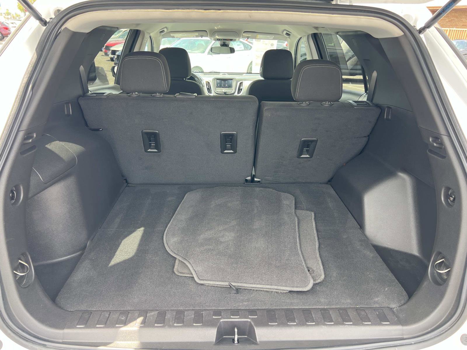 Used 2023 Chevrolet Equinox LS w/ LS Convenience Package FWD image 23