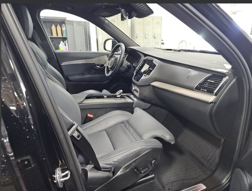 Used 2024 Volvo XC90 T8 Ultimate w/ Protection Package Premier image 8