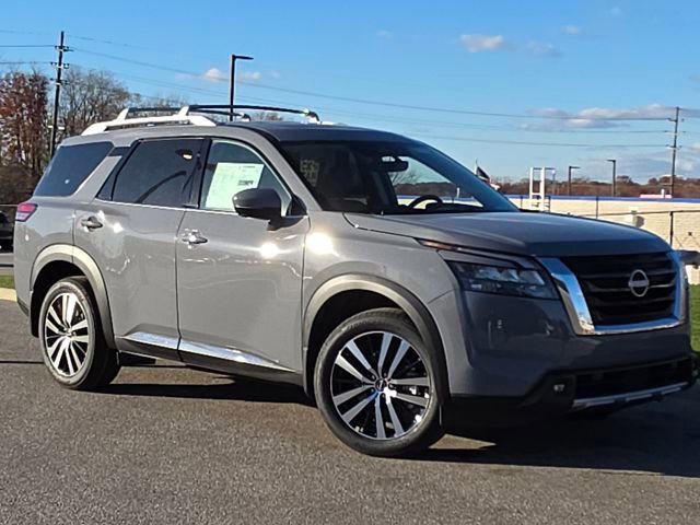 New 2025 Nissan Pathfinder Platinum w/ Cargo Package image 2