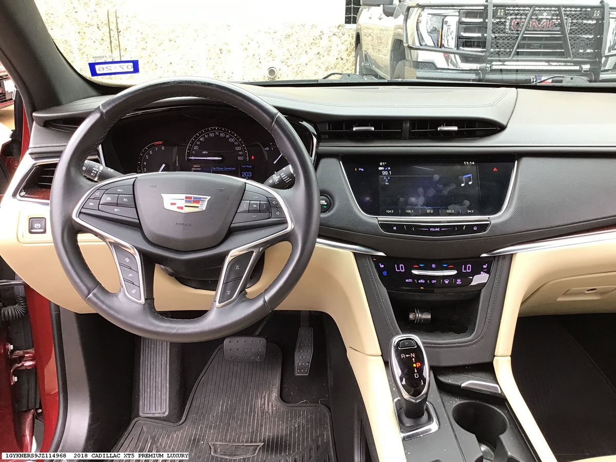 Used 2018 Cadillac XT5 Premium Luxury FWD image 12