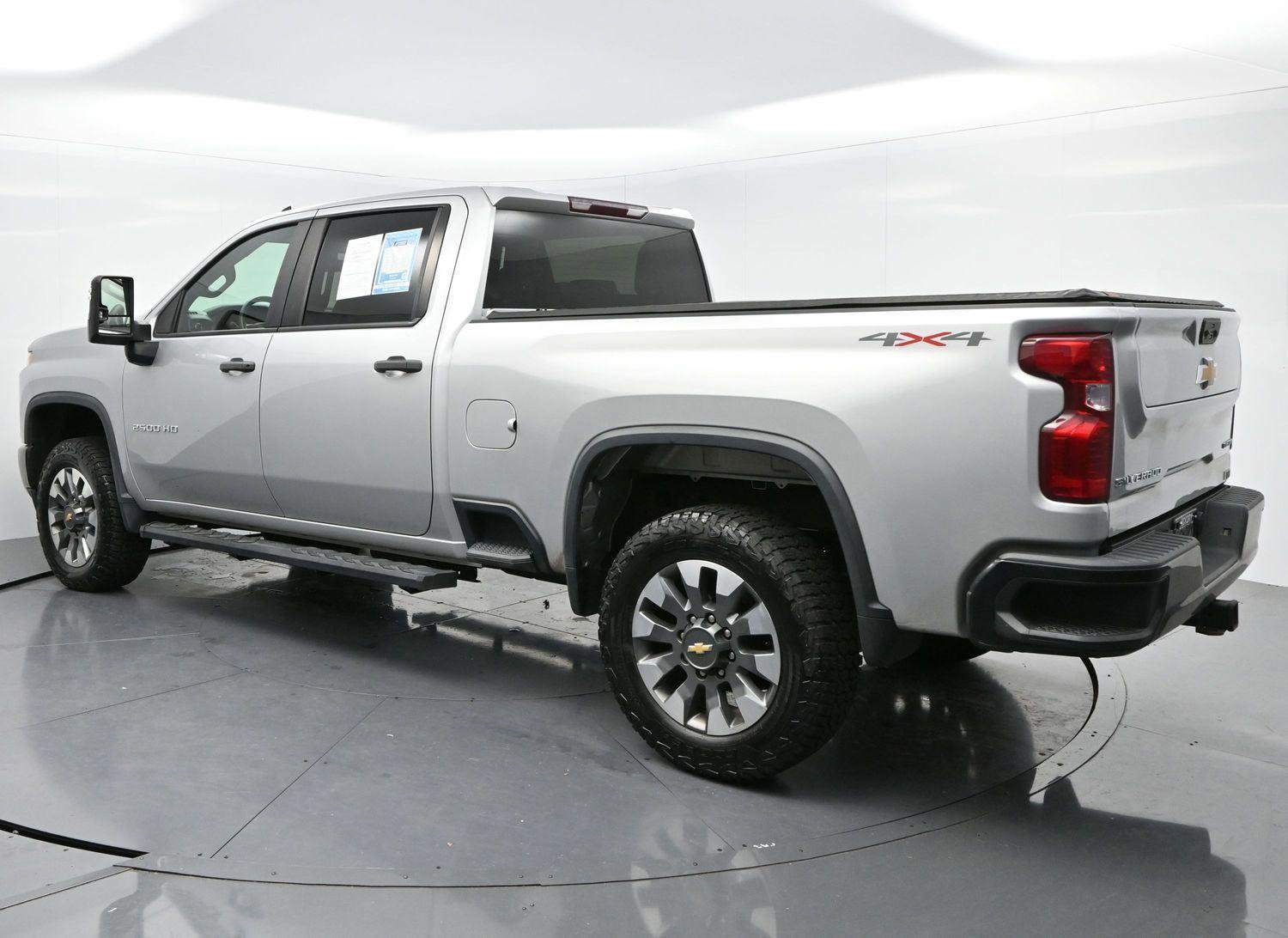 Used 2022 Chevrolet Silverado 2500 Custom w/ Custom Value Package image 5