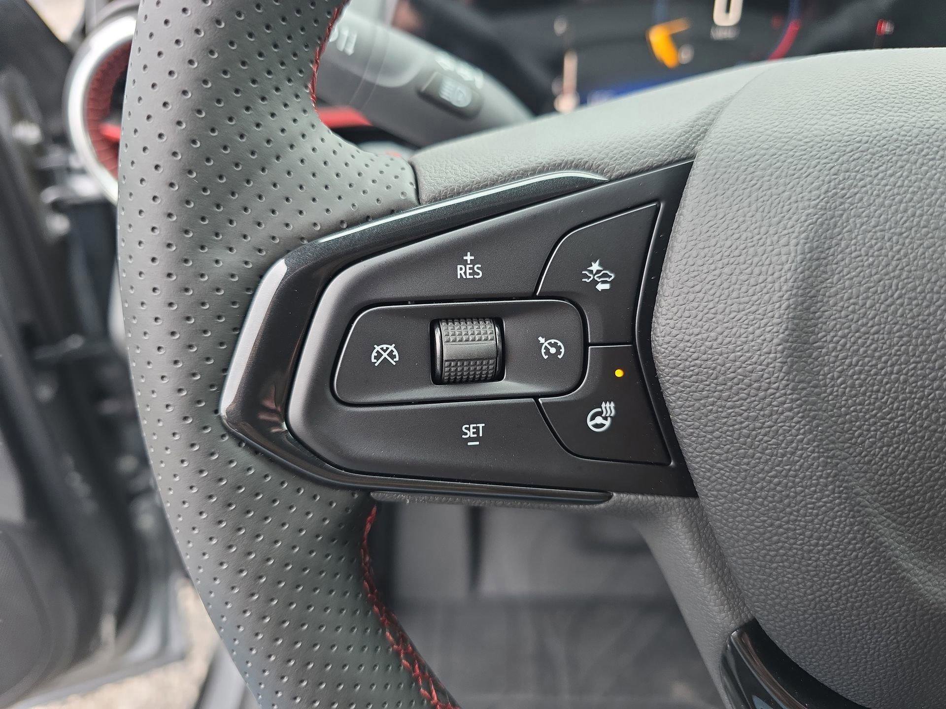 New 2026 Chevrolet Trax RS w/ Sunroof Package image 15