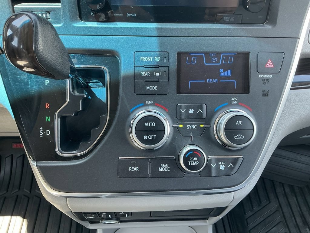 Used 2016 Toyota Sienna XLE w/ XLE Navigation Package FWD image 32