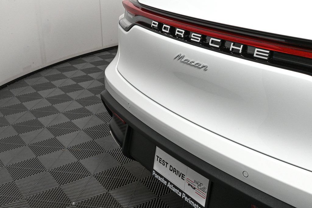 Certified 2026 Porsche Macan AWD/4WD image 38